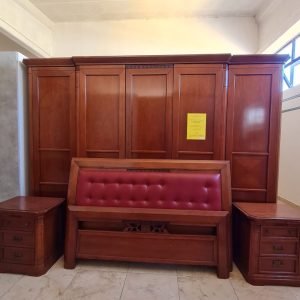 CAMERA DA LETTO CLASSICA in LEGNO MASSELLO NOCE CHIARO
